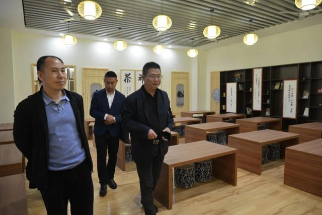 成都高级职业中学(成都高级职称评审条件和材料)