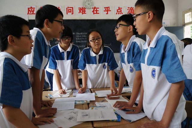 初中生在上什么学校好(初中毕业公办3加2学校)