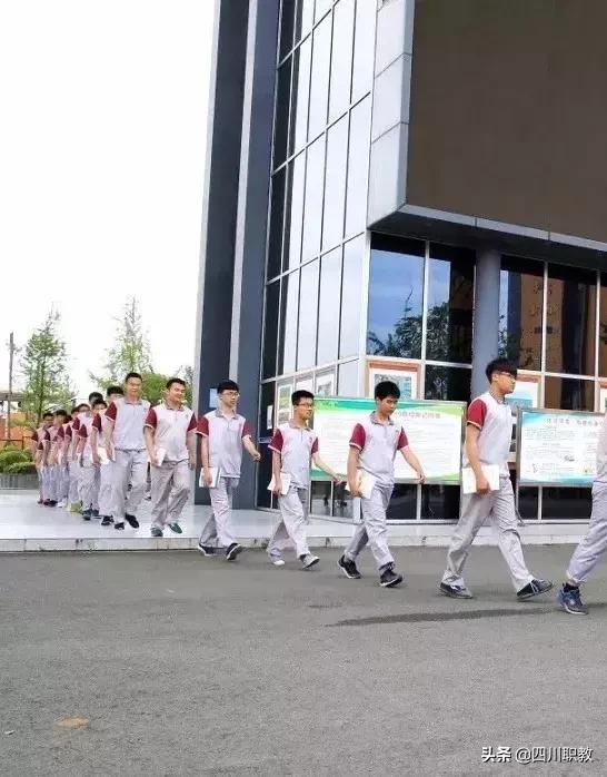 温江燎原职业技术学院怎么样(燎原职业学校宿舍照片)