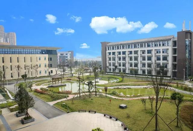 四川应用技术职业学院学费(四川应用技术学院地图)