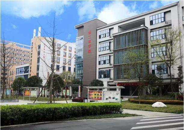 四川应用技术职业学院学费(四川应用技术学院地图)