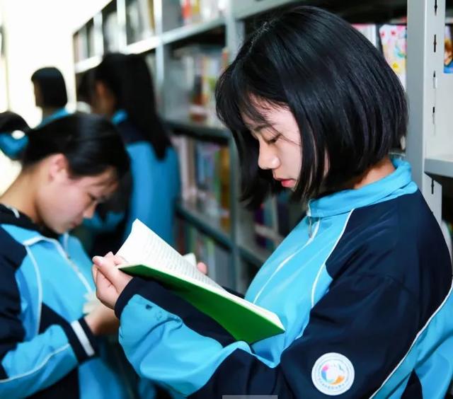 四川应用技术职业学院学费(四川应用技术学院地图)