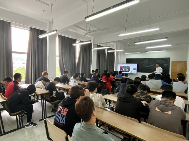 初中可以读电竞学校吗(初中电竞学校学费多少)