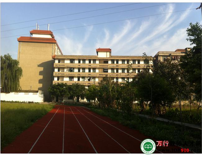 成都封闭式管理的学校(四川初中封闭军事管理学校)