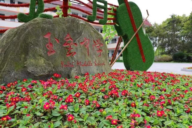 成都周边私立高中学校有哪些(成都私立高中有哪些学校)