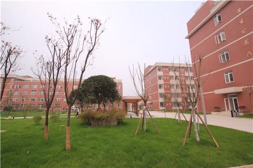 成都华西卫校一年学费(成都华西卫校官网)