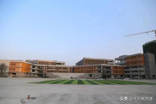 成都高铁哪个学校好(成都高铁职业学校哪个学校比较好)