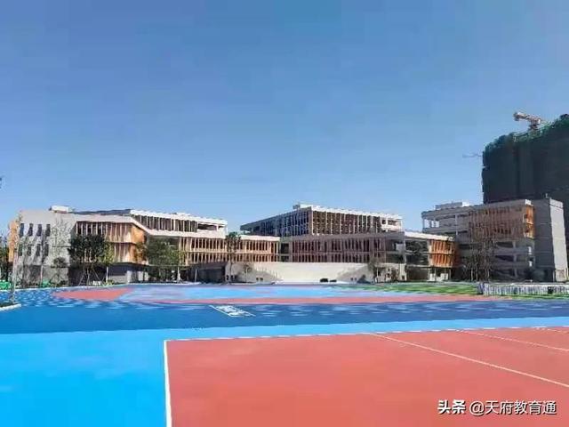 成都高铁哪个学校好(成都高铁职业学校哪个学校比较好)