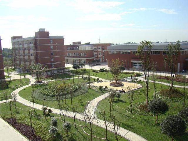 成都技师学院好不好(成都技师学院郫县红光校区)