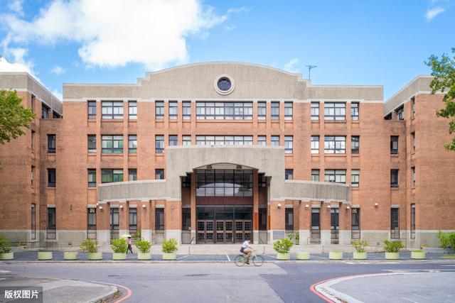 绵阳高铁乘务学校学费(高铁乘务专业比较好的学校)