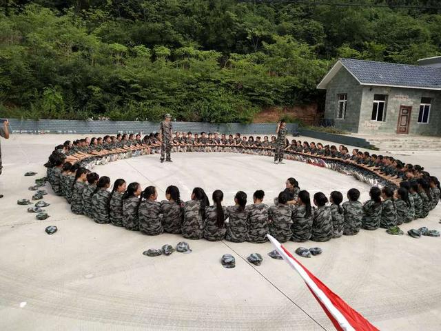 简阳育英文武职业学校地址(简阳市育英文武校长)