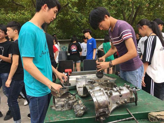简阳育英文武职业学校地址(简阳市育英文武校长)