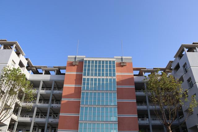 南充铁路学校招生简章(内江铁路机械学校2021招生简章)