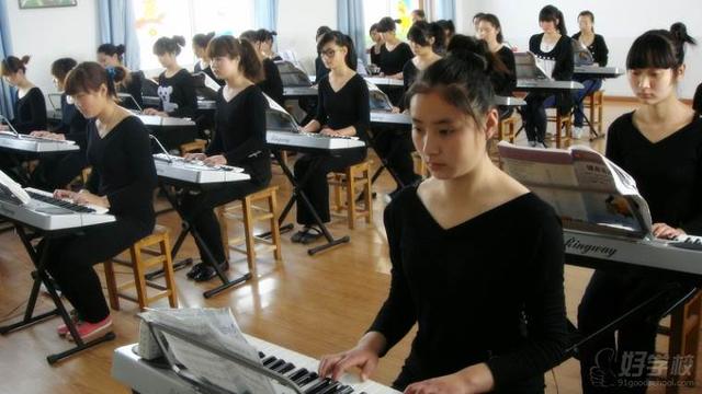 初中毕业可以报幼师专业吗(初中毕业可以报考初级会计吗)